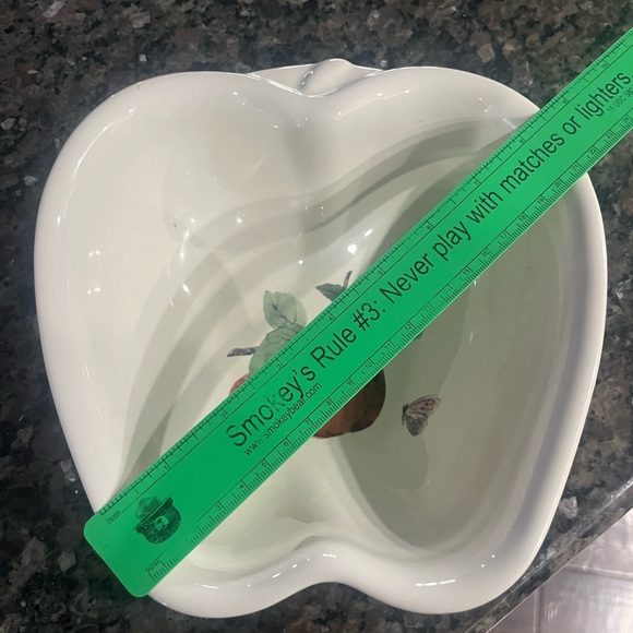 Pfaltzgraff Delicious apple shaped bowl - Picture 5 of 6